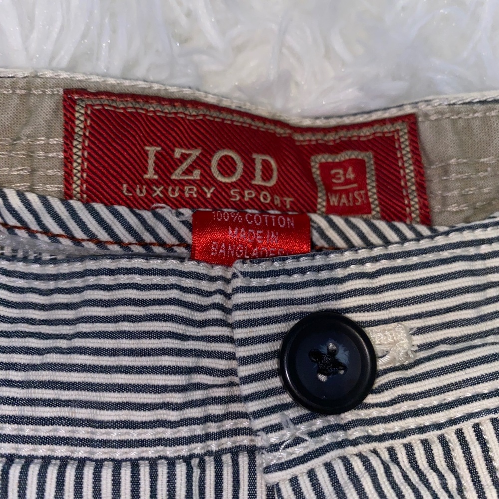 Striped Izod Cargo shorts in Excellent Condition - Picture 2 of 4